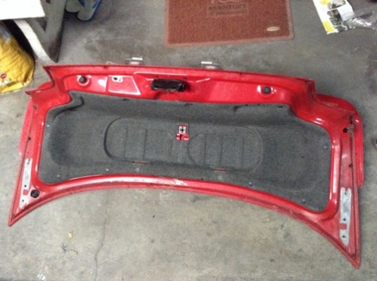 ขายสปอร์ยฝาท้าย2ชั้น E36 คูเป้ทั้งฝา(ของแท้) สวยเท่ห์ หาเล่นยาก วางแก้วไฟเบอร์ สามเหลี่ยมลำโพงไฟเบอร์