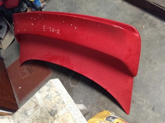 ขายสปอร์ยฝาท้าย2ชั้น E36 คูเป้ทั้งฝา(ของแท้) สวยเท่ห์ หาเล่นยาก วางแก้วไฟเบอร์ สามเหลี่ยมลำโพงไฟเบอร์