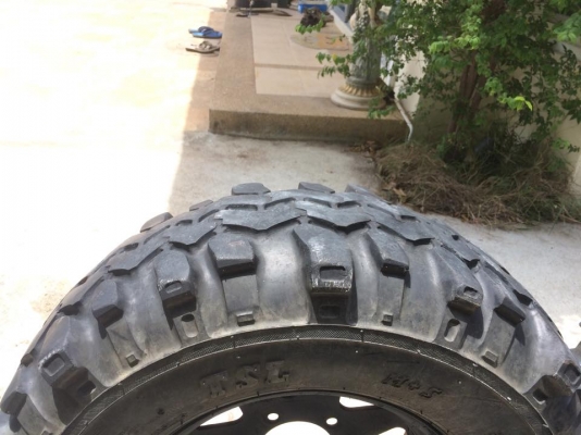 ขายล้อกะทะ เลื่อนออฟ 5/139.7. กว้าง8นิ้ว พร้อมยาง super swamper tsl 31.10.5-15 ราคา13000บาท รูปตอนอยู่ในรถครับ ดูของพระราม2 089 0211090 Id champ_rama2
