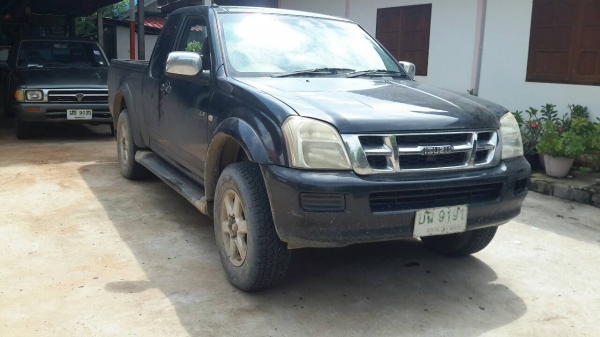 รถปิ๊กอัพ2ประตู อิซูซุ จดทะเบียนปี46 เครื่อง3000 โฟร์วิล