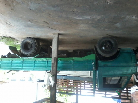 ขายรถนวดข้าวรถ 6 ล้อไอ้หนุมทางหลวงพร้อมตู้ สิงเปลือยจัมโบ้ 5 ฟุต เครื่อง 90 แรง รถใช้งานได้เลย