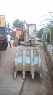 รถขุด CAT E120 B