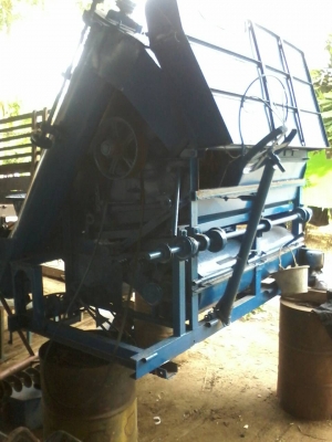 ขายรถนวดข้าวรถ 6 ล้อไอ้หนุมทางหลวงพร้อมตู้ สิงเปลือยจัมโบ้ 5 ฟุต เครื่อง 90 แรง รถใช้งานได้เลย