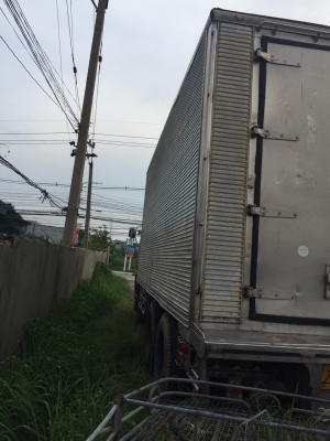 สิบล้อ1เพา ฮีโน่  FL1JYKA 210 ปี40 บรรทุกตู้แห้ง ยาว 6.20ม สภาพดีสวยพร้อมใช้ ทะเบียนพร้อมโอน (ราคา 655,000บ) ขายตามสภาพ ครับ