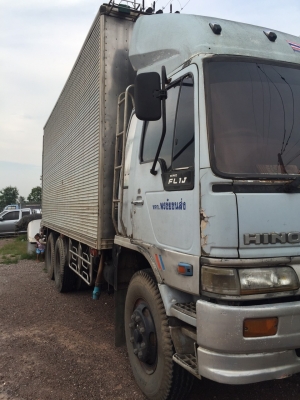 สิบล้อ1เพา ฮีโน่  FL1JYKA 210 ปี40 บรรทุกตู้แห้ง ยาว 6.20ม สภาพดีสวยพร้อมใช้ ทะเบียนพร้อมโอน (ราคา 655,000บ) ขายตามสภาพ ครับ