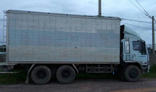 สิบล้อ1เพา ฮีโน่  FL1JYKA 210 ปี40 บรรทุกตู้แห้ง ยาว 6.20ม สภาพดีสวยพร้อมใช้ ทะเบียนพร้อมโอน (ราคา 655,000บ) ขายตามสภาพ ครับ