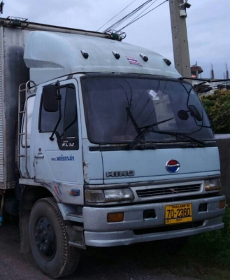 สิบล้อ1เพา ฮีโน่  FL1JYKA 210 ปี40 บรรทุกตู้แห้ง ยาว 6.20ม สภาพดีสวยพร้อมใช้ ทะเบียนพร้อมโอน (ราคา 655,000บ) ขายตามสภาพ ครับ