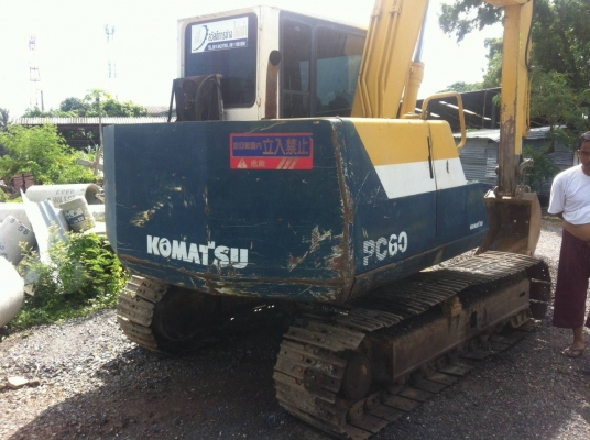 ขายรถแบคโฮ KOMATSU PC60-6 เอกสารอินวอย ระบบไฟเต็ม ราคา 470000