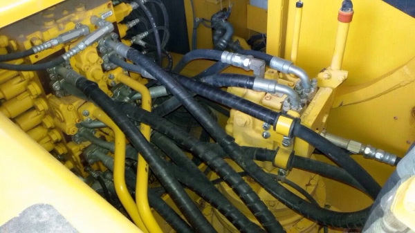 ขายรถแม็กโค PC 200-7 รถสภาพสวยไม่มีที่ติรับรองได้ครับราคาต่อรองได้