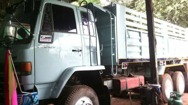 ขายดั้ม2เพลา ร็อกกี้FXZ13NFY เครื่อง260เทอร์โบอินเตอร์ สภาพพร้อมใช้งาน เอกสารพร้อมโอน สนใจโทร 090-8588220คุณนะ 093-3258446คุณบิว หรือเข้าดูสินค้าอื่นๆได้ที่ www.truck.in.th/498 หรือเพจFacebook ณรงค์ ซื้อขายรถมือสอง (เว็บไซต์ส่วนตัว) หรือFacebook ตลาดรถมือ