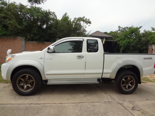 รถวีโก้ รุ่นพรีรันเนอร์ สีขาว สภาพดี เจ้าของขายเอง