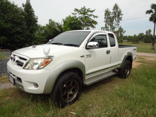 รถวีโก้ รุ่นพรีรันเนอร์ สีขาว สภาพดี เจ้าของขายเอง