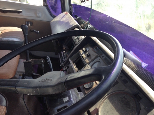 เทเลอร์ขึ้นแบคโฮ สวยๆพร้อมใช้