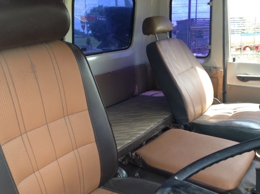 เทเลอร์ขึ้นแบคโฮ สวยๆพร้อมใช้