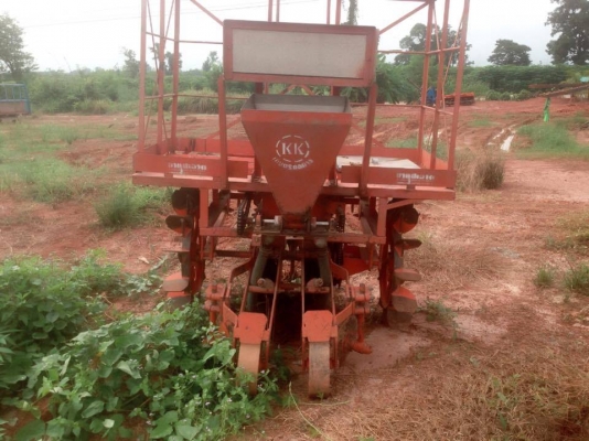 ขายเครื่องปลูกอ้อย2หัว