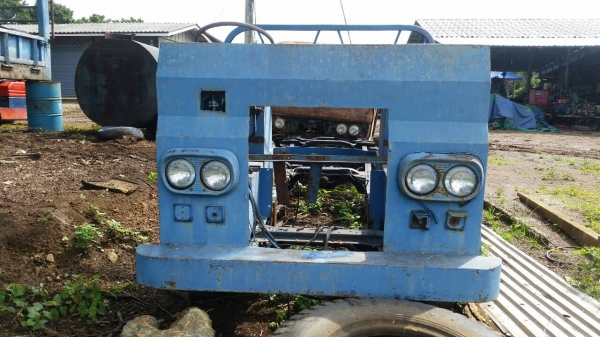 โครงอีแต๋น สภาพสวยมาก คัสซี 4 ล้อกลาง เพลาลอย ไม่มีเครื่อง+เกียร์