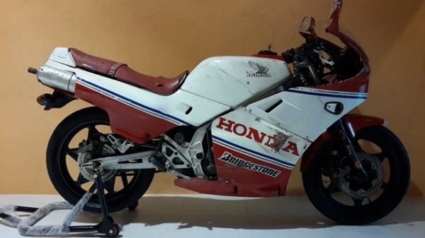 ขาย ฮอนด้า NS250 ทะเบียนแท้โอนขนส่งรถสถาพเดิมๆพร้อมใช้คับ