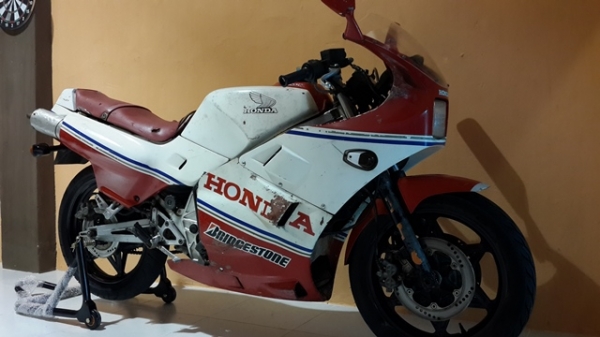 ขาย ฮอนด้า NS250 ทะเบียนแท้โอนขนส่งรถสถาพเดิมๆพร้อมใช้คับ ขาย ฮอนด้า NS250 ทะเบียนแท้โอนขนส่งรถสถาพเดิมๆพร้อมใช้คับ