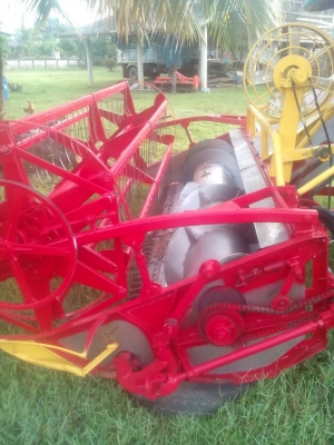 ขายรถเกี่ยวข้าว