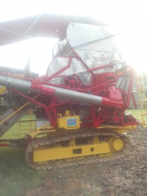 ขายรถเกี่ยวข้าว ขายรถเกี่ยวข้าว