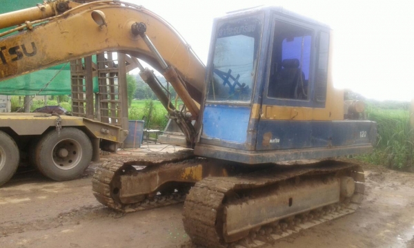 ขายรถขุด PC 100 รุ่น 3 ราคา 385,000 บาท