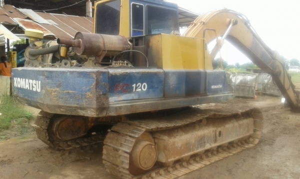 ขายรถขุด PC 100 รุ่น 3 ราคา 385,000 บาท