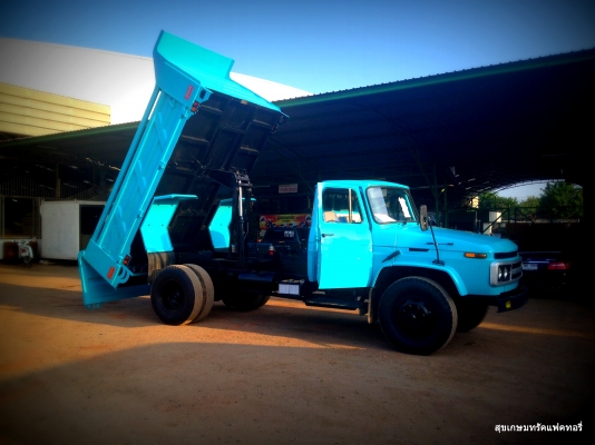 เอาไปใช้งานสวยๆแนววินเทจพร้อมภาพโลโม่เหมาะมากกับคันนี้พร้อมใช้งาน ขายครับ 6 ล้อดั้มพ์ดิน เครื่อง 185 แรงม้า กระบะใหม่ 4.20 เมตร กว้าง 2.35 เมตร แผงข้างสูง 60 ซม รั้วกล่อง 4x2 ฝาท้าย 2 ชั้น ดั้มพ์ 6 ตัน ยาง 900 ขอบ 20 นิ้ว พร้อมรับประกัน เช็คใหม่ทำใหม่ สวย