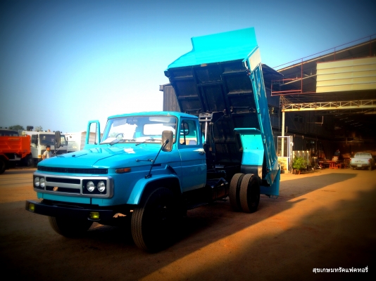 เอาไปใช้งานสวยๆแนววินเทจพร้อมภาพโลโม่เหมาะมากกับคันนี้พร้อมใช้งาน ขายครับ 6 ล้อดั้มพ์ดิน เครื่อง 185 แรงม้า กระบะใหม่ 4.20 เมตร กว้าง 2.35 เมตร แผงข้างสูง 60 ซม รั้วกล่อง 4x2 ฝาท้าย 2 ชั้น ดั้มพ์ 6 ตัน ยาง 900 ขอบ 20 นิ้ว พร้อมรับประกัน เช็คใหม่ทำใหม่ สวย เอาไปใช้งานสวยๆแนววินเทจพร้อมภาพโลโม่เหมาะมากกับคันนี้พร้อมใช้งาน ขายครับ 6 ล้อดั้มพ์ดิน เครื่อง 185 แรงม้า กระบะใหม่ 4.20 เมตร กว้าง 2.35 เมตร แผงข้างสูง 60 ซม รั้วกล่อง 4x2 ฝาท้าย 2 ชั้น ดั้มพ์ 6 ตัน ยาง 900 ขอบ 20 นิ้ว พร้อมรับประกัน เช็คใหม่ทำใหม่ สวย