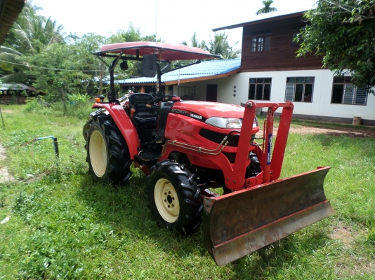 ขายรถไถYanmar EF393Tรถปี57รถบ้านปีเดียวใช้งานน้อยรถสภาพเดิมๆมีอุปกรณ์3ชิ้นใบมีดันหน้า+ผานหลังพรวนดิน+โรตาลี่ตีดิน เจ้าของทำงานเป็นหมออยู่โรงพยาบาลรถใช้งานน้อยไม่มีเวลาขับจอดไว้เฉยๆเลยอยากขายออกเครื่องดีพร้อมลุยงานแรงดีไม่มีตก เกียดี ไฮโดรลิกดีไม่มีเยิ้ม ช
