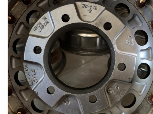 ขายล้อหยดน้ำ BERG-D 2 ชิ้นแท้ 15x8.5 ลบ33 6รูกระบะ ออฟลึก ประมูลจากญี่ปุ่น ขายล้อหยดน้ำ BERG-D 2 ชิ้นแท้ 15x8.5 ลบ33 6รูกระบะ ออฟลึก ประมูลจากญี่ปุ่น