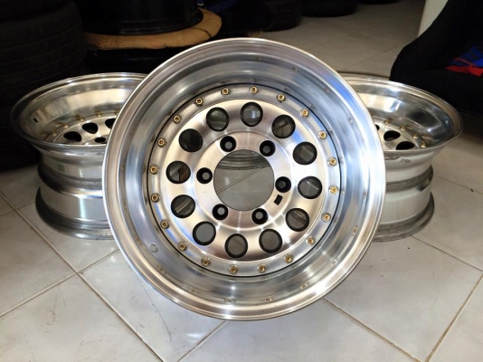 ขายล้อหยดน้ำ BERG-D 2 ชิ้นแท้ 15x8.5 ลบ33 6รูกระบะ ออฟลึก ประมูลจากญี่ปุ่น ขายล้อหยดน้ำ BERG-D 2 ชิ้นแท้ 15x8.5 ลบ33 6รูกระบะ ออฟลึก ประมูลจากญี่ปุ่น