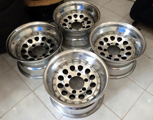 ขายล้อหยดน้ำ BERG-D 2 ชิ้นแท้ 15x8.5 ลบ33 6รูกระบะ ออฟลึก ประมูลจากญี่ปุ่น ขายล้อหยดน้ำ BERG-D 2 ชิ้นแท้ 15x8.5 ลบ33 6รูกระบะ ออฟลึก ประมูลจากญี่ปุ่น