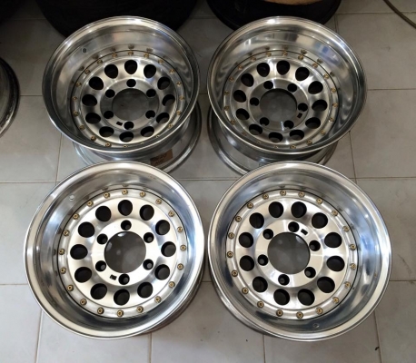 ขายล้อหยดน้ำ BERG-D 2 ชิ้นแท้ 15x8.5 ลบ33 6รูกระบะ ออฟลึก ประมูลจากญี่ปุ่น