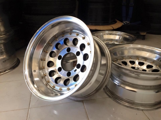 ขายล้อหยดน้ำ BERG-D 2 ชิ้นแท้ 15x8.5 ลบ33 6รูกระบะ ออฟลึก ประมูลจากญี่ปุ่น ขายล้อหยดน้ำ BERG-D 2 ชิ้นแท้ 15x8.5 ลบ33 6รูกระบะ ออฟลึก ประมูลจากญี่ปุ่น