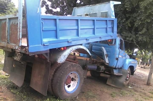 ขายดั้มหัวยาว เครื่อง165แรง เครื่องดี แคชซีสวย เฟืองท้ายใหญ่ สภาพสวยพร้อมใช้งาน เอกสารพร้อมโอน สนใจโทร 090-8588220คุณนะ 093-3258446คุณบิว หรือเข้าดูสินค้าอื่นๆได้ที่ www.truck.in.th/498 หรือเพจFacebook ณรงค์ ซื้อขายรถมือสอง (เว็บไซต์ส่วนตัว) หรือFacebook