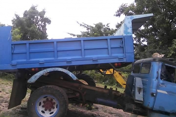 ขายดั้มหัวยาว เครื่อง165แรง เครื่องดี แคชซีสวย เฟืองท้ายใหญ่ สภาพสวยพร้อมใช้งาน เอกสารพร้อมโอน สนใจโทร 090-8588220คุณนะ 093-3258446คุณบิว หรือเข้าดูสินค้าอื่นๆได้ที่ www.truck.in.th/498 หรือเพจFacebook ณรงค์ ซื้อขายรถมือสอง (เว็บไซต์ส่วนตัว) หรือFacebook