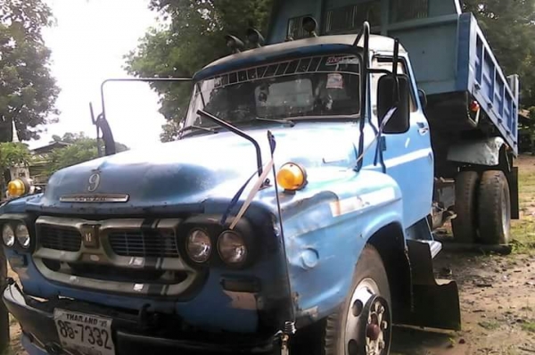 ขายดั้มหัวยาว เครื่อง165แรง เครื่องดี แคชซีสวย เฟืองท้ายใหญ่ สภาพสวยพร้อมใช้งาน เอกสารพร้อมโอน สนใจโทร 090-8588220คุณนะ 093-3258446คุณบิว หรือเข้าดูสินค้าอื่นๆได้ที่ www.truck.in.th/498 หรือเพจFacebook ณรงค์ ซื้อขายรถมือสอง (เว็บไซต์ส่วนตัว) หรือFacebook