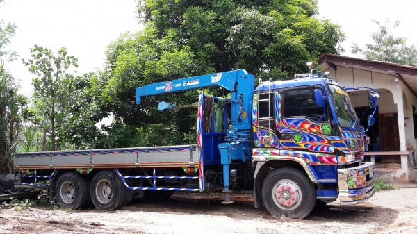 ขายดาว 10 ล้อ ติดเครน  4.5 ตัน ช่วงล่างถุงลม