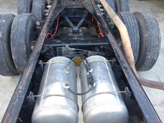 ขายดาว 10 ล้อ ติดเครน  4.5 ตัน ช่วงล่างถุงลม