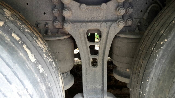 ขายดาว 10 ล้อ ติดเครน  4.5 ตัน ช่วงล่างถุงลม