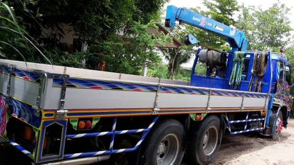 ขายดาว 10 ล้อ ติดเครน  4.5 ตัน ช่วงล่างถุงลม