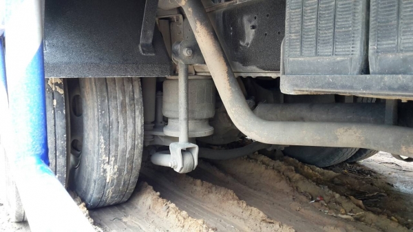 ขายดาว 10 ล้อ ติดเครน  4.5 ตัน ช่วงล่างถุงลม