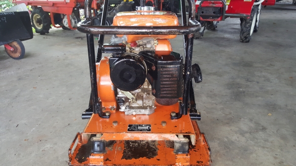 เครื่องตบดิน 50 x 50 MIKASA รหัสสินค้า R - 12