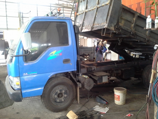 ขาย 6 ล้อดั้ม NPR130 แรง ห้างแท้ ปี46 เดิมบางสีเดิมไม่มีชน ต่อดั้มใหม่ เบรกทิฟฟี่ อุปกรณ์ครบภายในสอาด  สภาพพร้อมใช้งาน 100\%