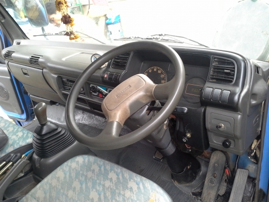 ขาย 6 ล้อดั้ม NPR130 แรง ห้างแท้ ปี46 เดิมบางสีเดิมไม่มีชน ต่อดั้มใหม่ เบรกทิฟฟี่ อุปกรณ์ครบภายในสอาด  สภาพพร้อมใช้งาน 100\%