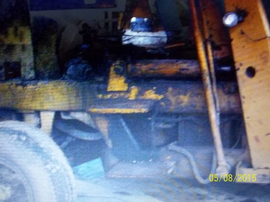 ขายรถตักโคมัสุ   ตักหิน ทราย ข้าวเปลือก มันหัว มันเส้น ต่อแขนยกขึ้นใส่รถพ่วงสบาย ใช้งานได้เลย