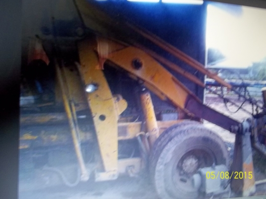 ขายรถตักโคมัสุ   ตักหิน ทราย ข้าวเปลือก มันหัว มันเส้น ต่อแขนยกขึ้นใส่รถพ่วงสบาย ใช้งานได้เลย