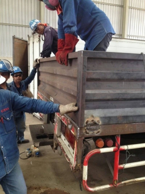 รับต่อกระบะ รถหกล้อ สิบล้อ หรืองานเหล็กทุกชนิด