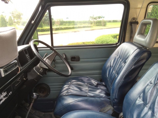 ขายvw t3 ปี1988 เครื่องเดิม หัวฉีด 2100cc เกียร์ธรรมดา ระบายความร้อนด้วยน้ำ มีหม้อน้ำ ขับทางไกลสบาย วิ่งร้อยกว่า แอร์เย็น เครื่องดีมากๆ รถเดิมๆทั้งคันสีเทาเดิม ประวัติดีมากๆครับ เจ้าของมือเดียว คุณลุงอายุ77ปี เป็นผู้บริหารบริษัทใหญ่ มีรถหลายคัน จอดในโรงรถ