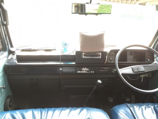 ขายvw t3 ปี1988 เครื่องเดิม หัวฉีด 2100cc เกียร์ธรรมดา ระบายความร้อนด้วยน้ำ มีหม้อน้ำ ขับทางไกลสบาย วิ่งร้อยกว่า แอร์เย็น เครื่องดีมากๆ รถเดิมๆทั้งคันสีเทาเดิม ประวัติดีมากๆครับ เจ้าของมือเดียว คุณลุงอายุ77ปี เป็นผู้บริหารบริษัทใหญ่ มีรถหลายคัน จอดในโรงรถ